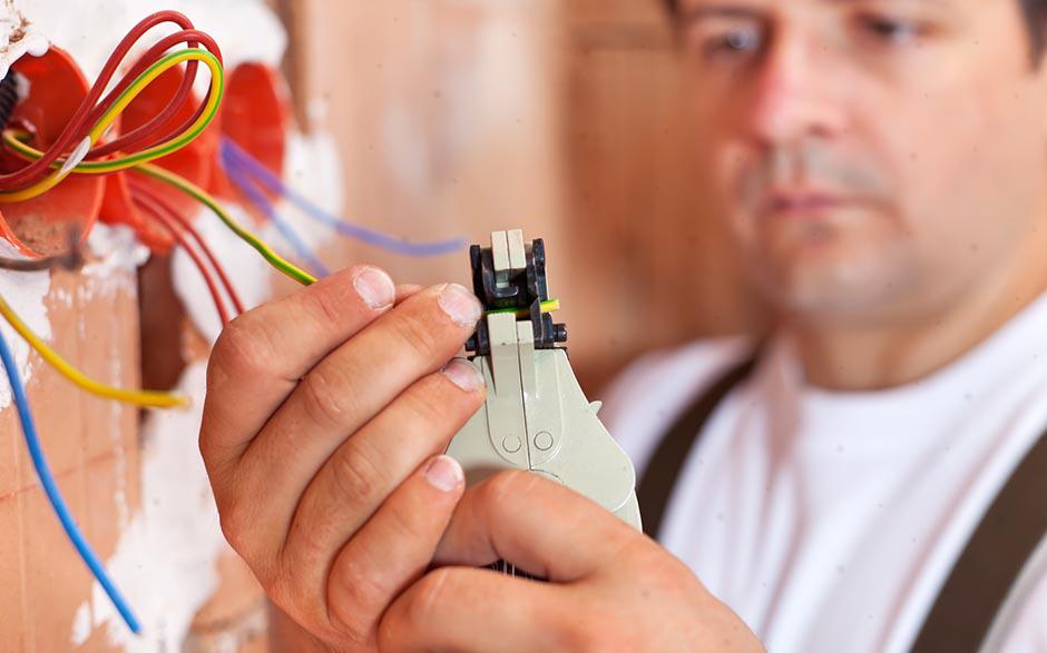recherche travail électricien bâtiment Paris 3